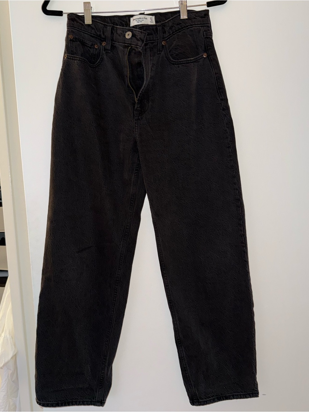 Abercrombie High Rise Taper Jean - Black 27 Short